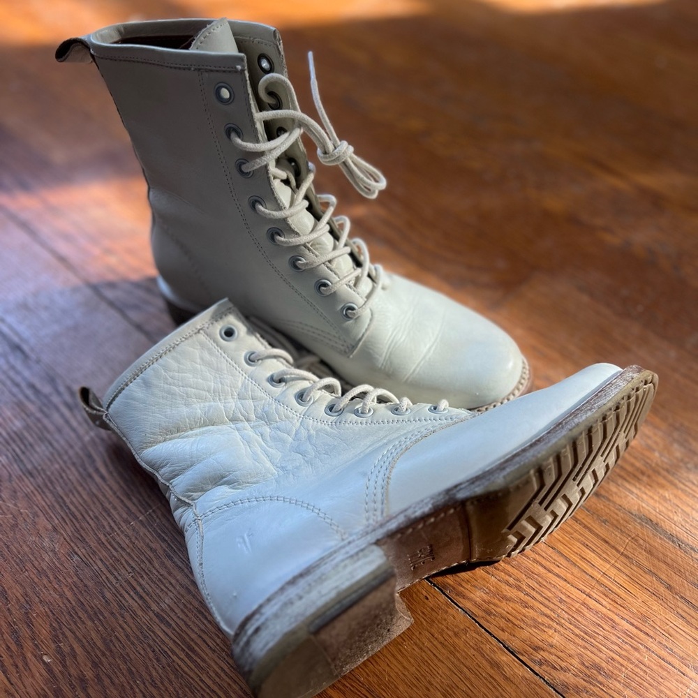 Frye Veronica Combat White - image 4